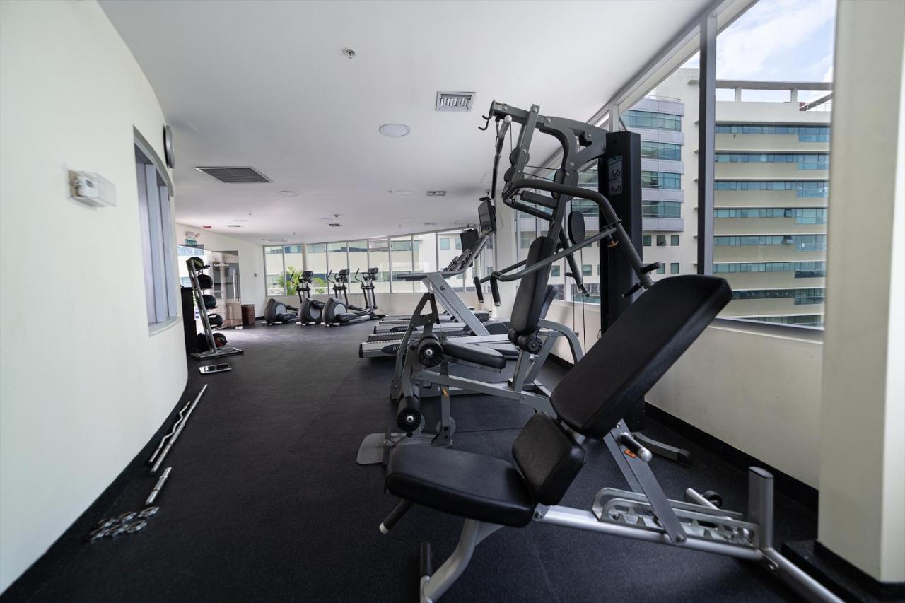 Sonesta Hotel Guayaquil Exterior foto The gym at the hotel