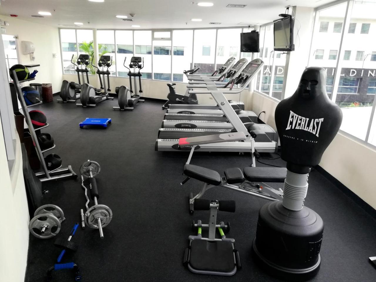 Sonesta Hotel Guayaquil Exterior foto The gym at the National Training Centre